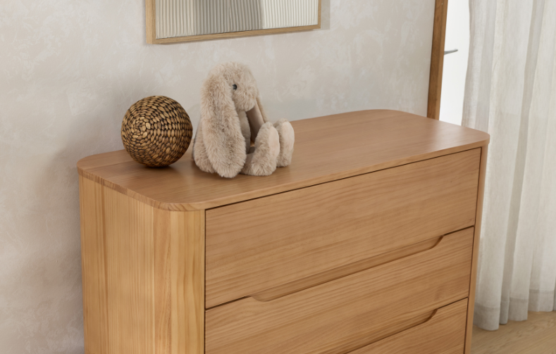 Soft-close quiet drawers